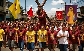 _powerful_and_reverent_religious_procession_in_the_Philippines__echoing_the_spirit_of_t1748732719452